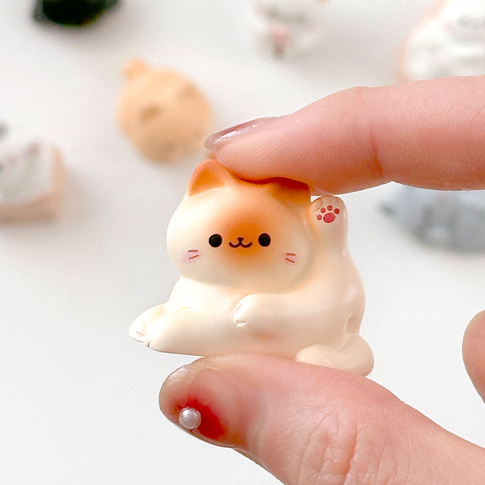 Random Cozy Cat Miniature Figure